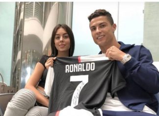 Rifa solidária camisola assinada por Cristiano Ronaldo