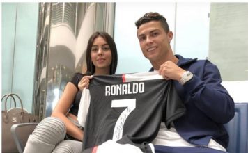 Rifa solidária camisola assinada por Cristiano Ronaldo